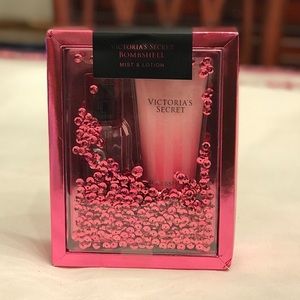 New Victoria Secret Bombshell Mist Lotion gift set